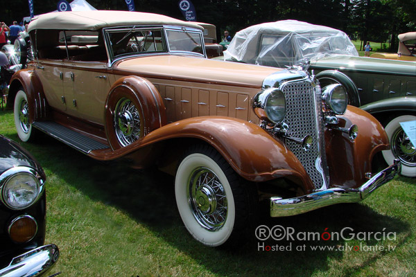 1933 Chrysler Dual Cowl Phaeton